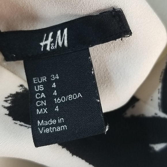 H&M Size 4 Black & White Dress - Picture 5 of 5